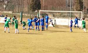 arona calcio tiro difesa