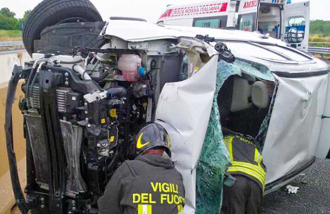 incidente autorstrada vigili ambulanza giu 17
