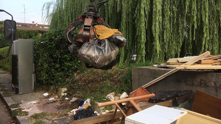 assa rifiuti abbandonati