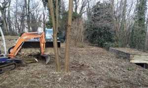 Castello Proh bosco escavatore