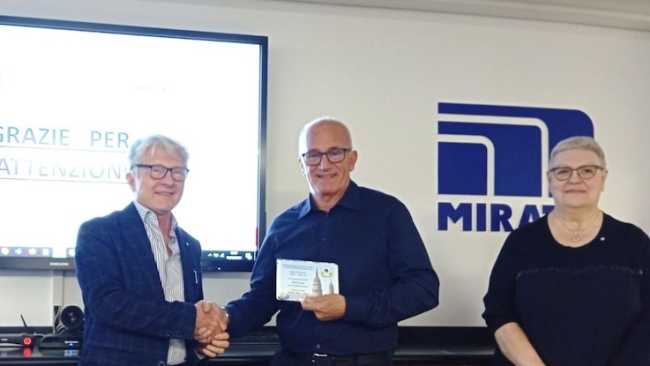 Consegna targa a Mirato