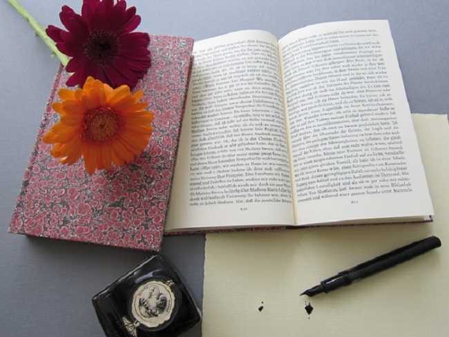 Libro aperto fiore