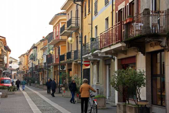 Romentino centro 700