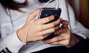 adolescente telefono