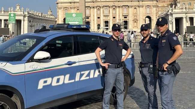 agenti questura roma giu 25