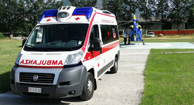 ambulanza elicottero campo rifornimento