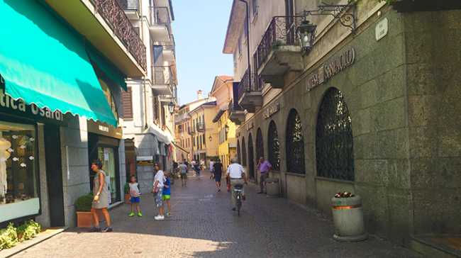 arona via centro pedonale