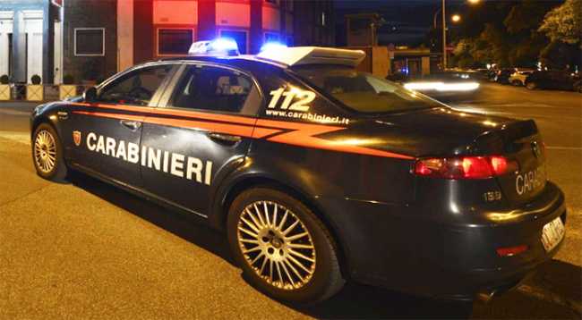 carabinieri auto notte velocita profilo