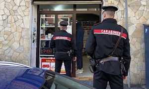 carabinieri schiena