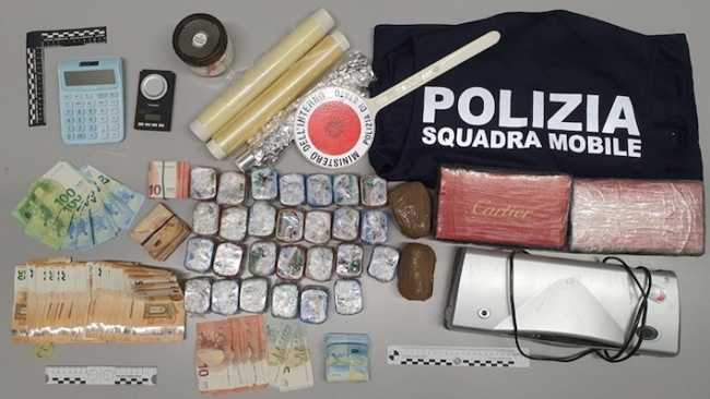 galliate due arresti