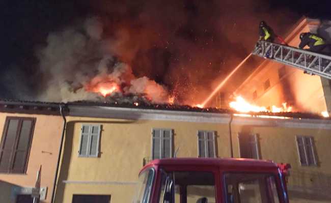 incendio tetto casalbeltrame