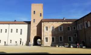 novara cortile castello