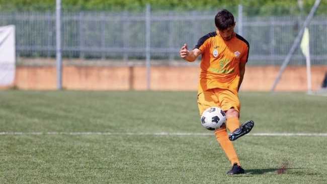 oleggio calcio giocatore archivio