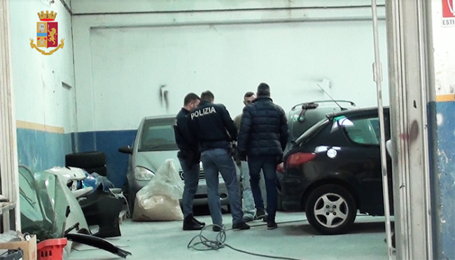 polizia officina arresti controlli