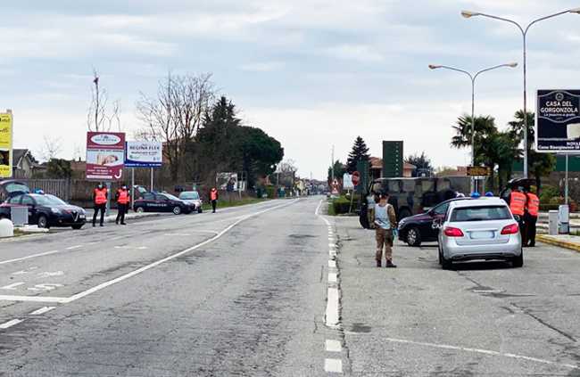posto blocco coronavirus esercito