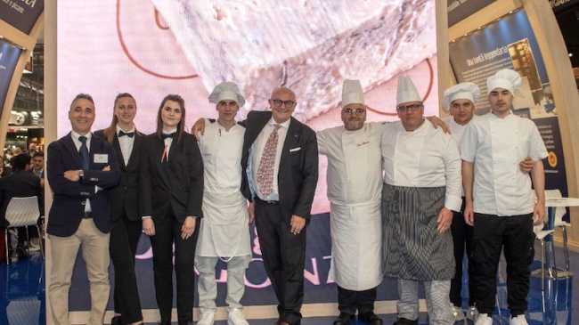 pres Auricchio con chef novaresi Tuttofood