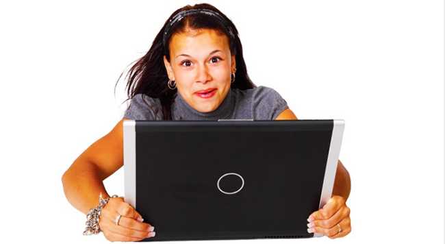 ragazza pc sopresa