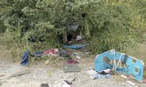 rifiuti abbandonati foto archivio