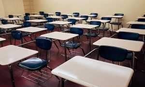 scuola aula banchi copia