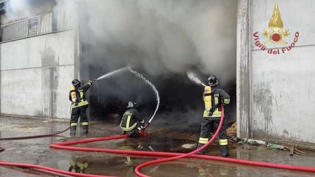 sillavengo incendio capannone