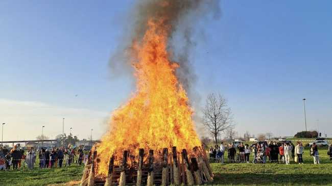 trecate carnevale rogo 25