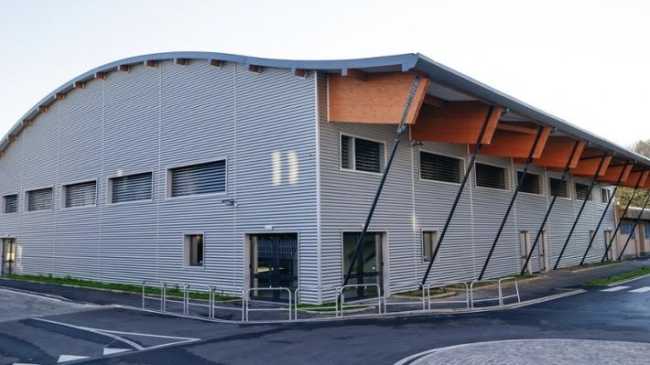 trecate palazzetto via mezzano