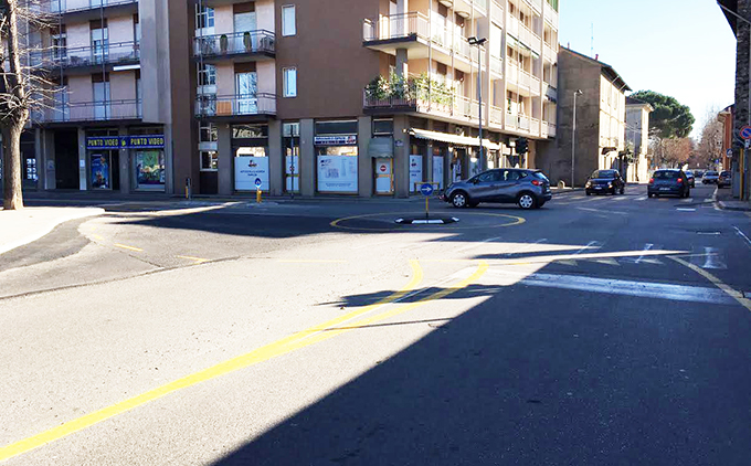 Lavori infiniti alla rotonda di viale Don Minzoni