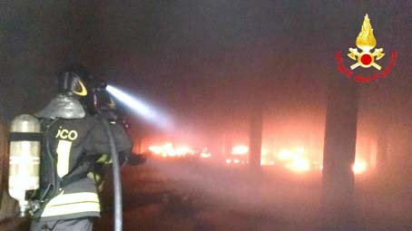 incendio stabile abbandonato