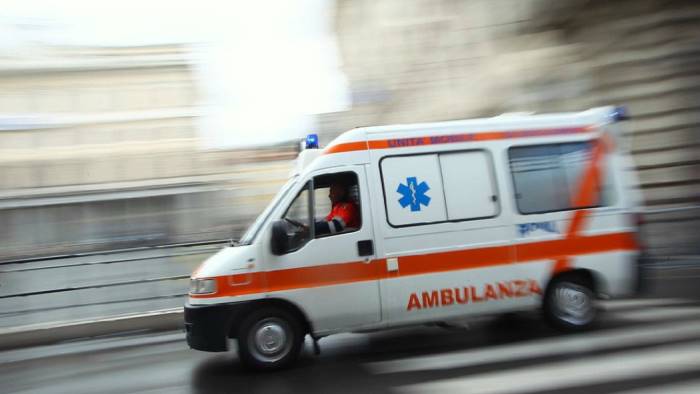Novara, incidente in una rotonda: un ferito 