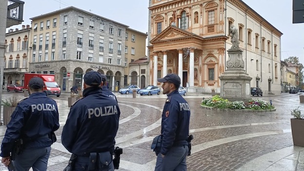 controlli polizia borgo novara 2