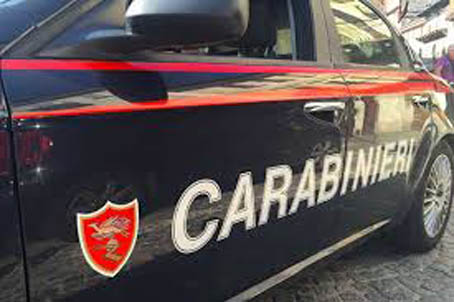 carabinieri scritta portiera