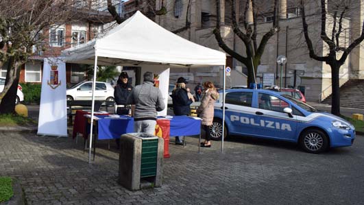 polizia punto informativo