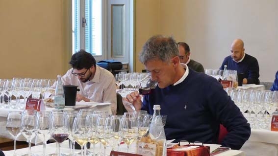 degustazione calice oro