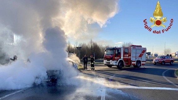 bellinzago incendio ss32 1