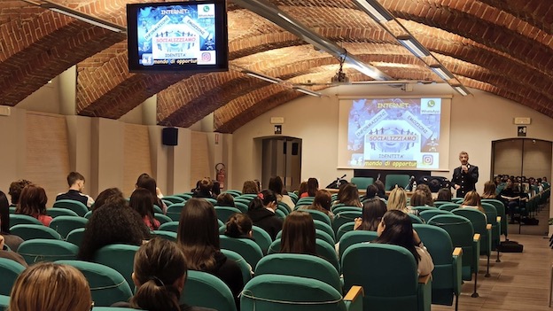 polizia educare scuole