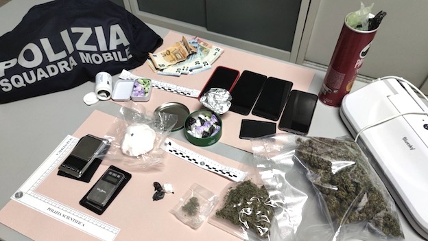 arresti droga questura