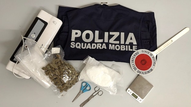 novara arresto stupeface 16 mag