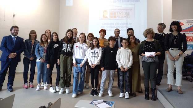 patentino smarthphone consegnato