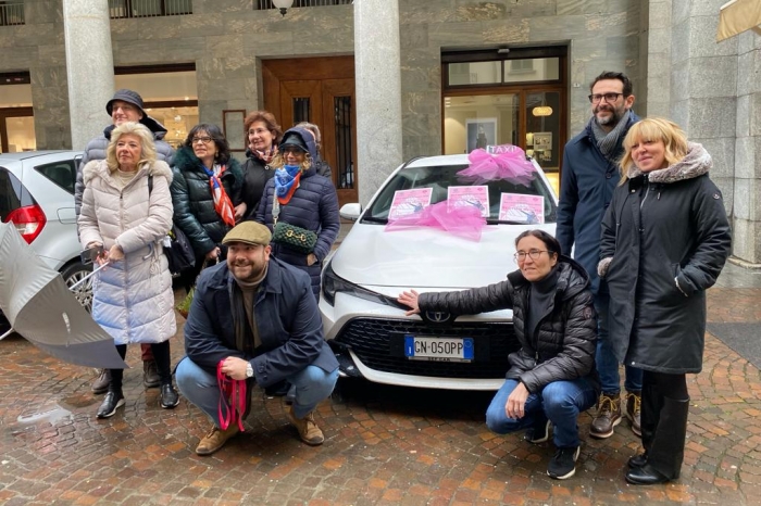 Per il mese di marzo a Novara torna il Taxi Rosa