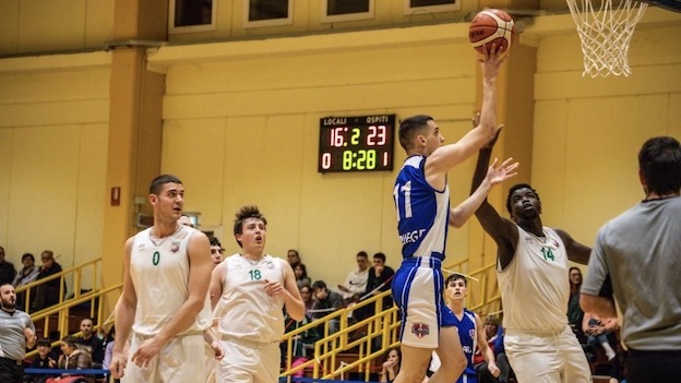 college novara azione canestro