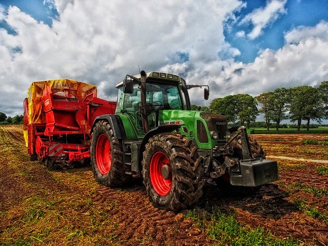 tractor 385681 640