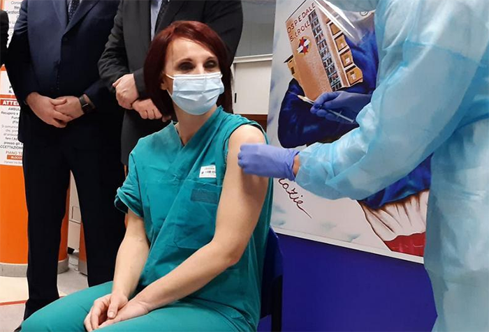 I vaccinati contro il covid in Piemonte salgono a 30.602. Usate sinora il 49,4%  delle dosi ricevute