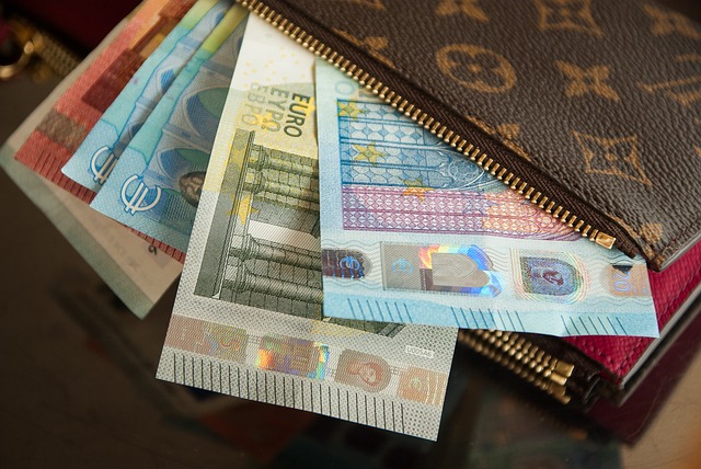 wallet 2302241 640