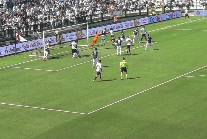 Vercelli, punto salvezza al Piola