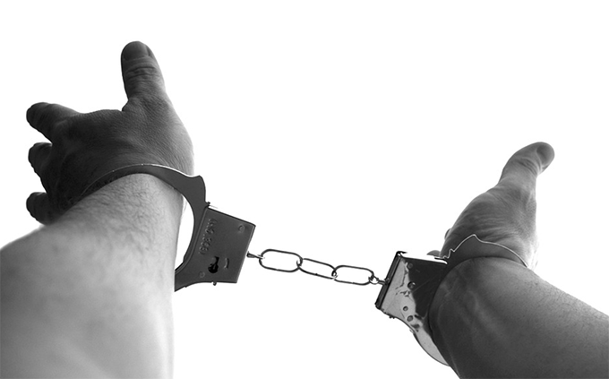 Pregiudicato arrestato per evasione